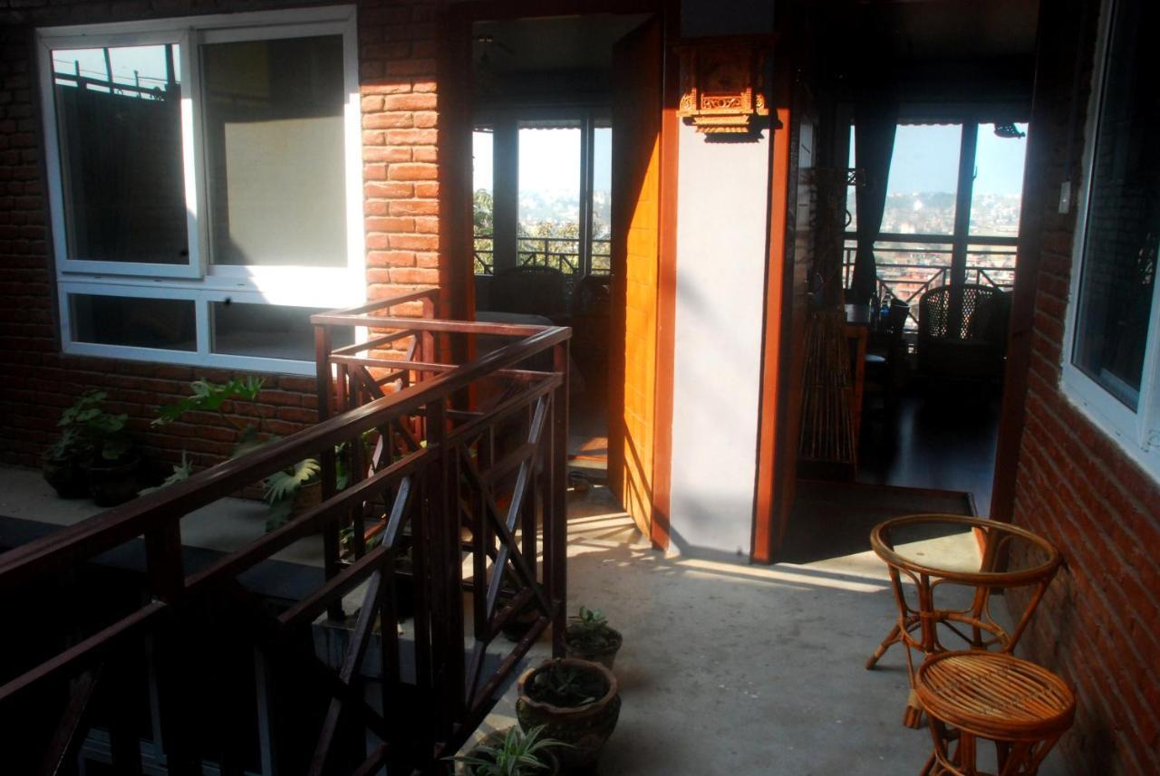 Cafe Beyond And Guest House Bhaktapur Exterior foto